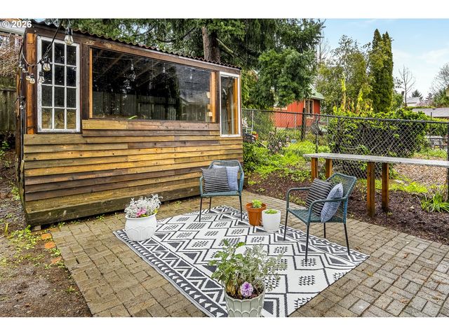 4525 Se MALDEN Dr, Portland, OR 97206