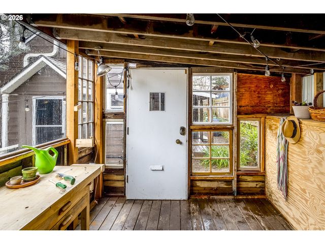 4525 Se MALDEN Dr, Portland, OR 97206