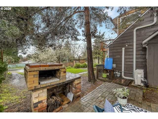 4525 Se MALDEN Dr, Portland, OR 97206