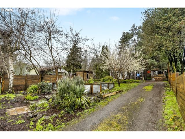 4525 Se MALDEN Dr, Portland, OR 97206