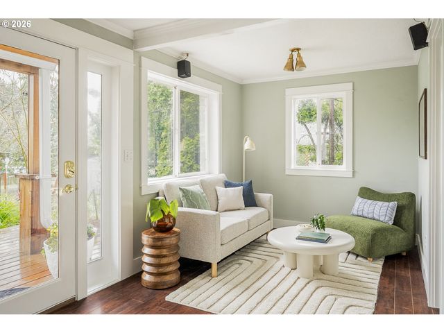 4525 Se MALDEN Dr, Portland, OR 97206