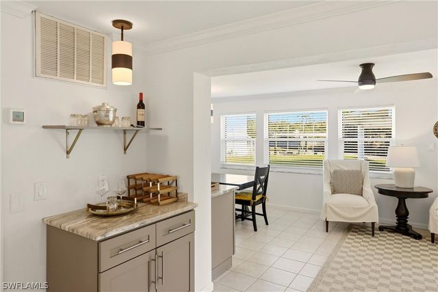 1159 Holiday LN E, Naples, FL 34104