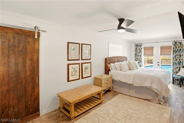 1159 Holiday LN E, Naples, FL 34104