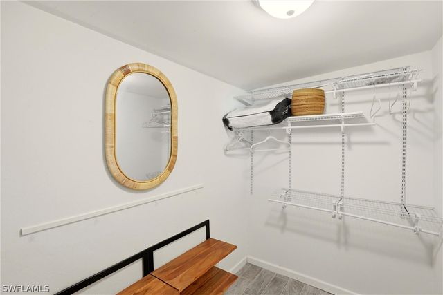 1159 Holiday LN E, Naples, FL 34104