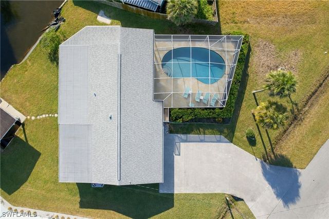 1159 Holiday LN E, Naples, FL 34104