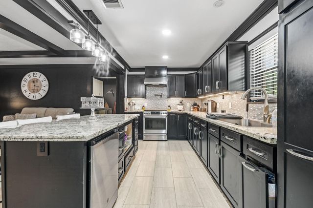 1114 Bobby Street, Pearland, TX 77581