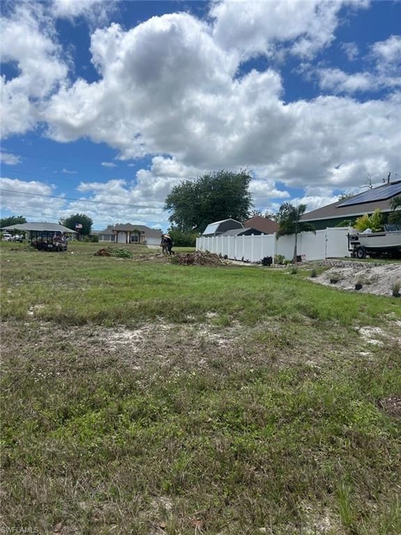 Image 2 of property listing at 2020 4th TER, Cape Coral, FL 33993