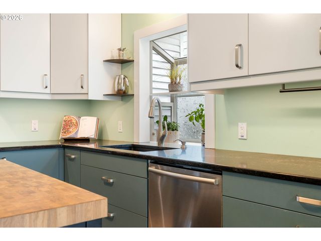 5531 Se GLADSTONE St, Portland, OR 97206