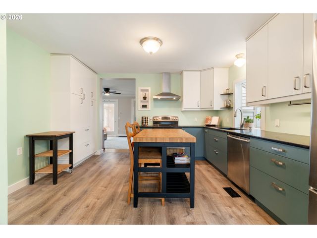 5531 Se GLADSTONE St, Portland, OR 97206