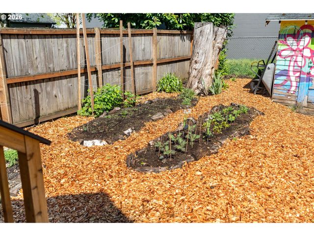 5531 Se GLADSTONE St, Portland, OR 97206