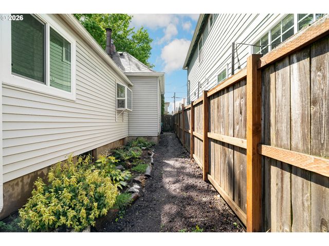 5531 Se GLADSTONE St, Portland, OR 97206