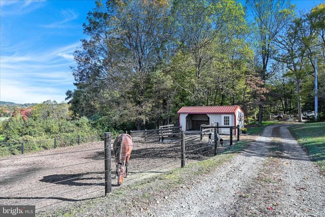 122 WITMER RD, Reinholds, PA 17569