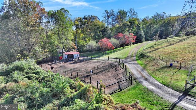 122 WITMER RD, Reinholds, PA 17569