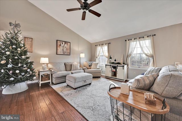 122 WITMER RD, Reinholds, PA 17569