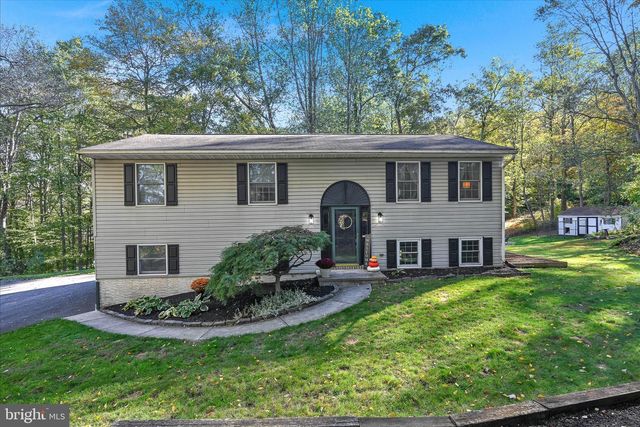 122 WITMER RD, Reinholds, PA 17569