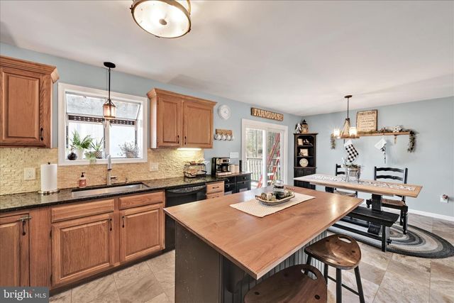 122 WITMER RD, Reinholds, PA 17569