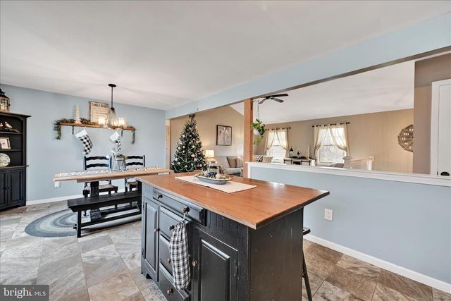 122 WITMER RD, Reinholds, PA 17569