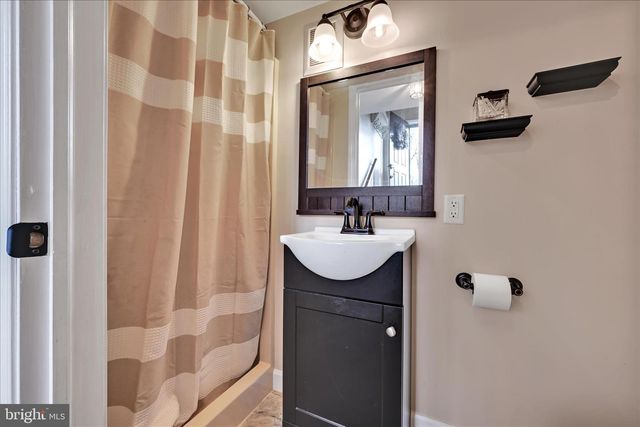 122 WITMER RD, Reinholds, PA 17569