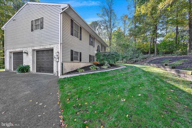 122 WITMER RD, Reinholds, PA 17569