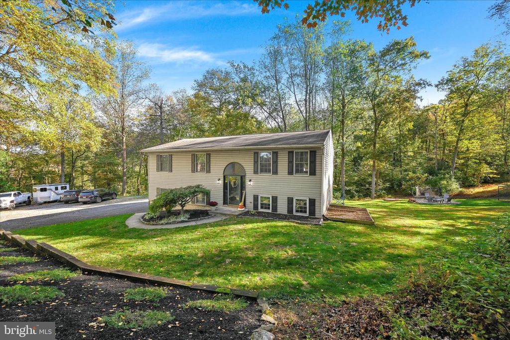 122 WITMER RD, Reinholds, PA 17569