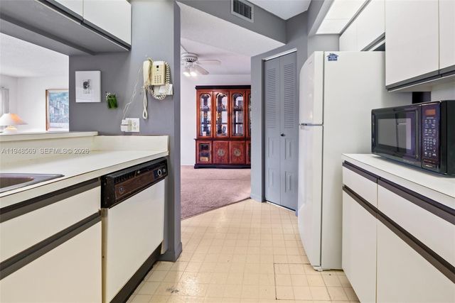 12600 SW 5th Ct 212L, Pembroke Pines, FL 33027