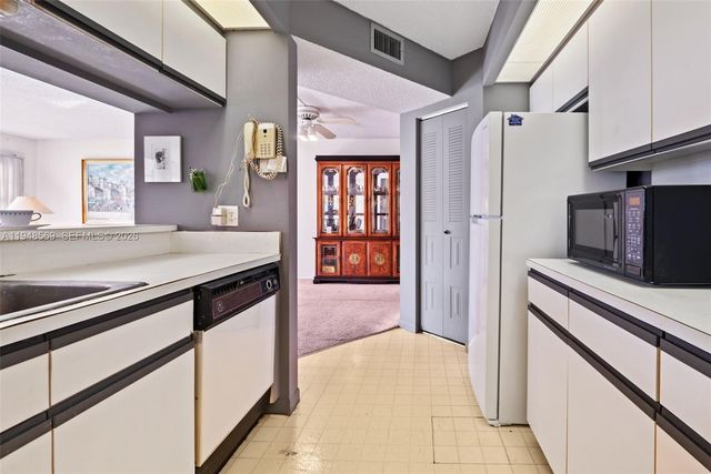 12600 SW 5th Ct 212L, Pembroke Pines, FL 33027