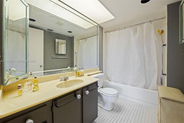 12600 SW 5th Ct 212L, Pembroke Pines, FL 33027