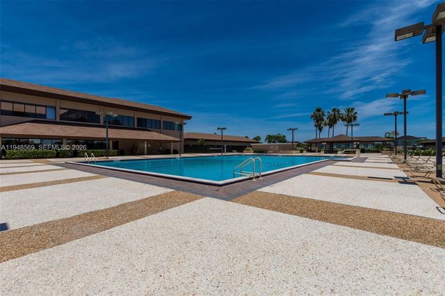 12600 SW 5th Ct 212L, Pembroke Pines, FL 33027