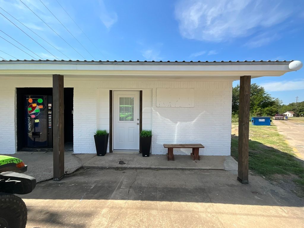 501 W Garland Street B, Grand Saline, TX 75140