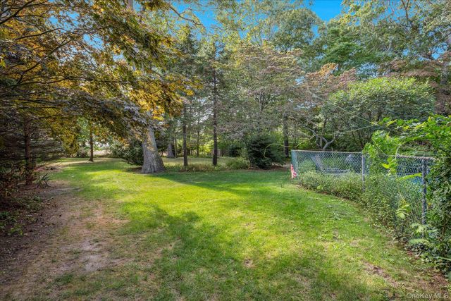 1425 Laurelwood Drive, Laurel, NY 11948