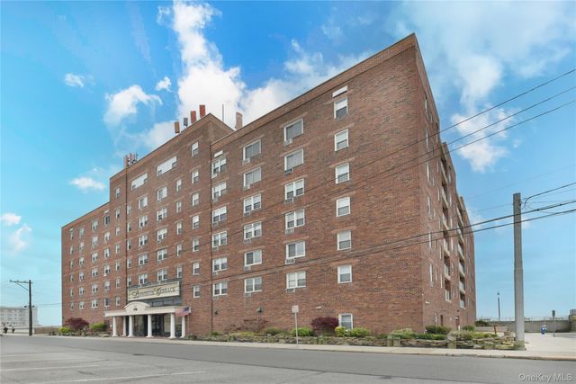370 W Broadway 4Y, Long Beach, NY 11561