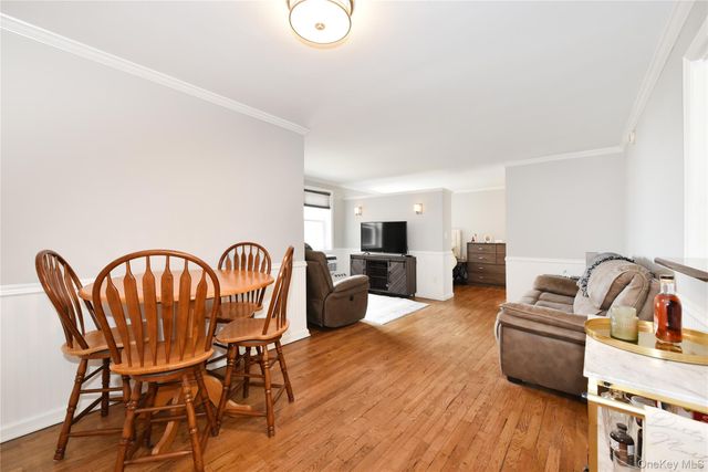 370 W Broadway 4Y, Long Beach, NY 11561