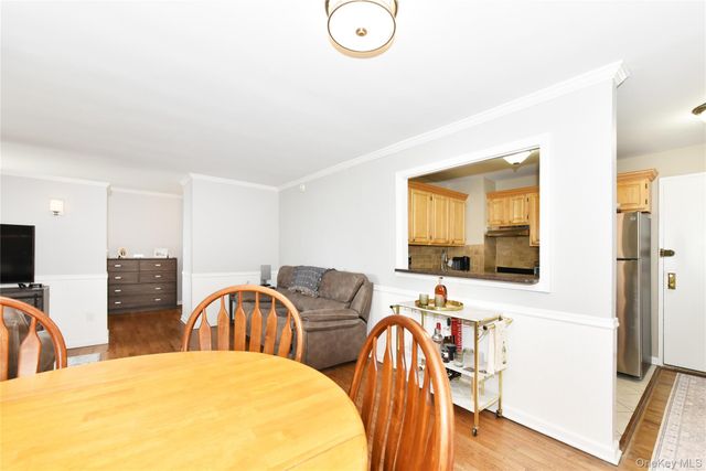 370 W Broadway 4Y, Long Beach, NY 11561