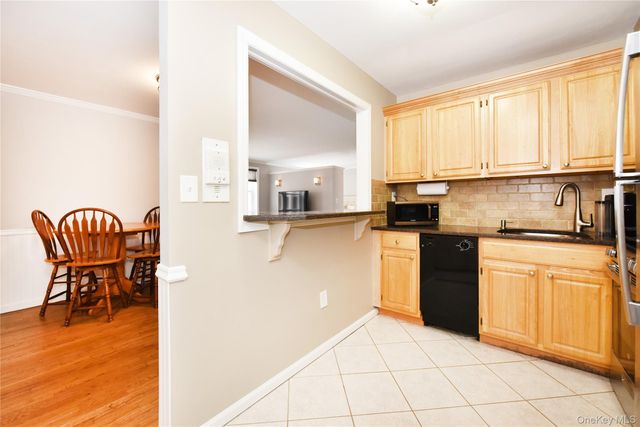 370 W Broadway 4Y, Long Beach, NY 11561