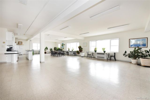 370 W Broadway 4Y, Long Beach, NY 11561