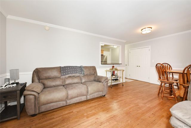 370 W Broadway 4Y, Long Beach, NY 11561