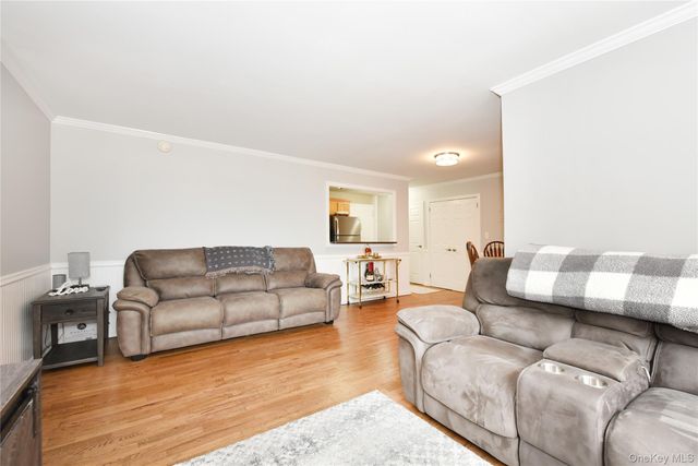 370 W Broadway 4Y, Long Beach, NY 11561