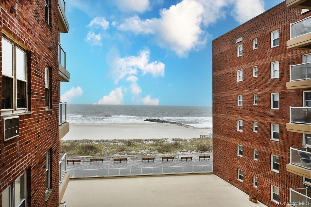 370 W Broadway 4Y, Long Beach, NY 11561