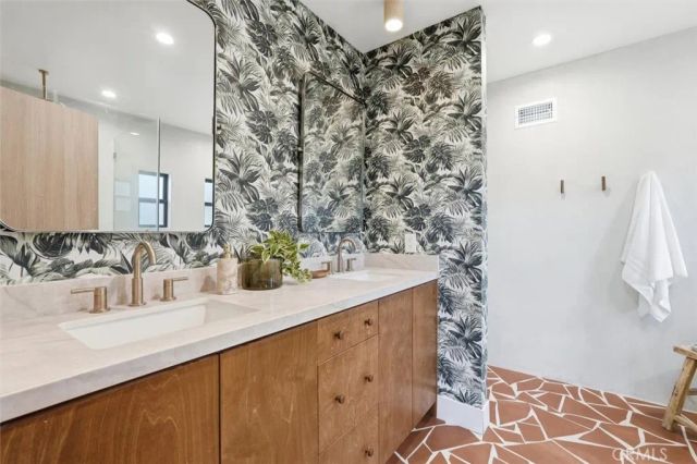 8140 calabar Avenue, Playa Del Rey, CA 90293