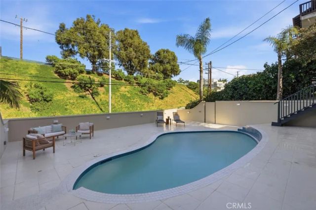 8140 calabar Avenue, Playa Del Rey, CA 90293