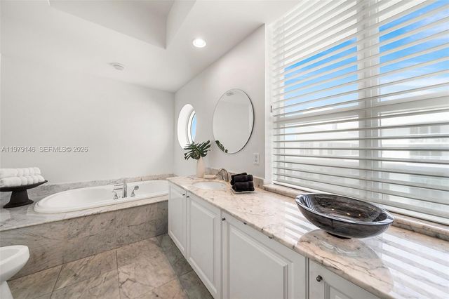 5801 Collins Ave 1600, Miami Beach, FL 33140