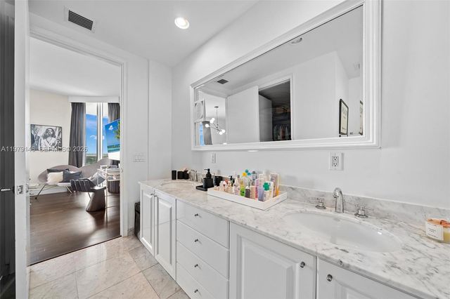 5801 Collins Ave 1600, Miami Beach, FL 33140