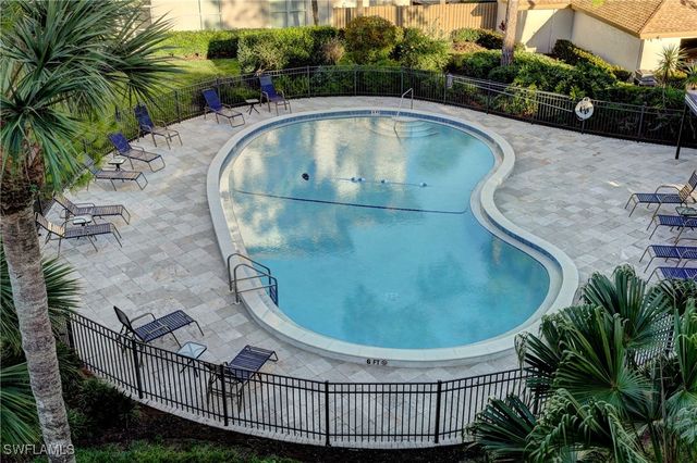 200 Wyndemere WAY B302, Naples, FL 34105