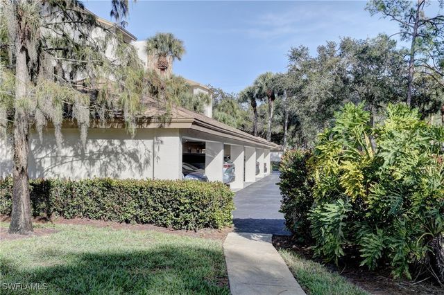 200 Wyndemere WAY B302, Naples, FL 34105
