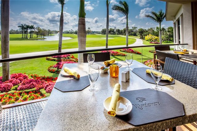 200 Wyndemere WAY B302, Naples, FL 34105