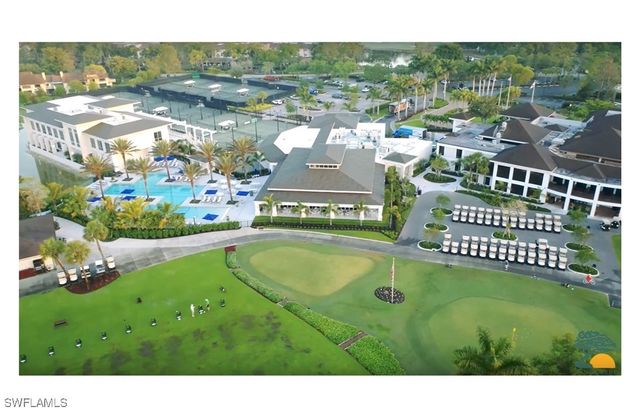 200 Wyndemere WAY B302, Naples, FL 34105