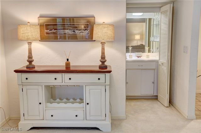 200 Wyndemere WAY B302, Naples, FL 34105