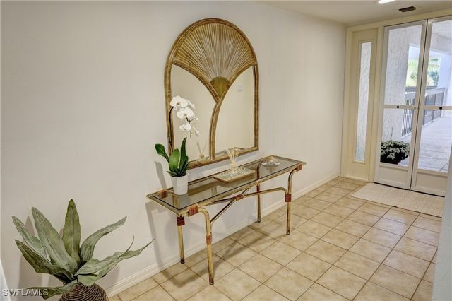 200 Wyndemere WAY B302, Naples, FL 34105