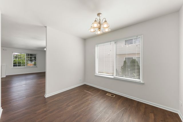 97 W Amberley Drive, Round Lake, IL 60073