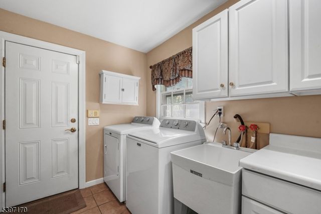 11 Merlin Pl, Montville Twp., NJ 07058